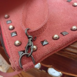 (PERFECTO) Bolso de mano/hombro con tachuelas