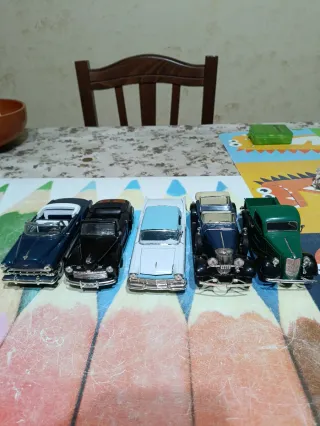 Lotto 5 modellini auto scala 1:32