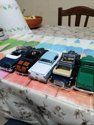 Lotto 5 modellini auto scala 1:32