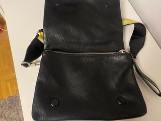 Bolso bandolera Desigual piel negro y amarillo