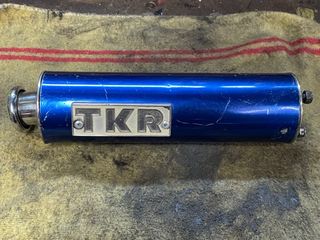 Cola de escape TKR azul