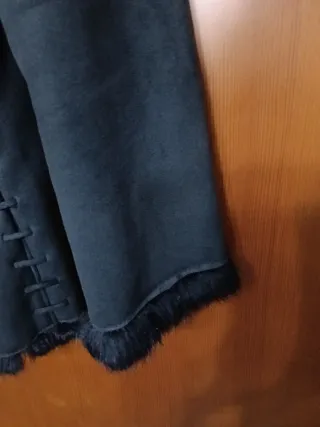 Chaqueta negra tipo ante con pelo