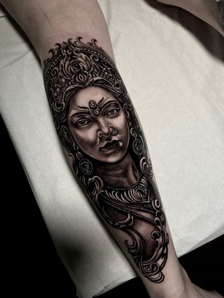 Tatuajes black and gray y realismo .