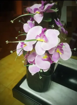 Orquídeas artificiales con maceta