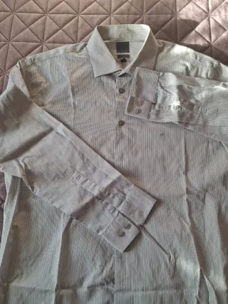 Camisa Calvin Klein caballero gris