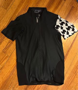 Maillot Ciclismo Assos Negro Manga Corta