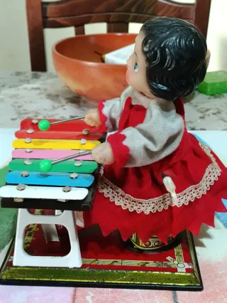 Giocattolo vintage bambina xilofono