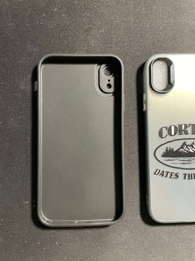 Confezione 2 custodie esclusive per iPhone XR da 12€