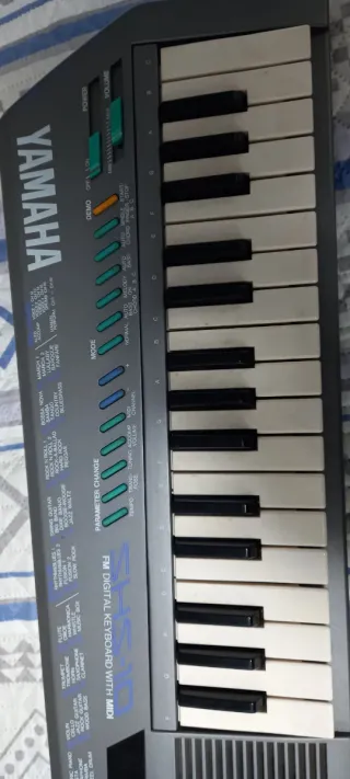 Yamaha SHS-10 Teclado FM Digital