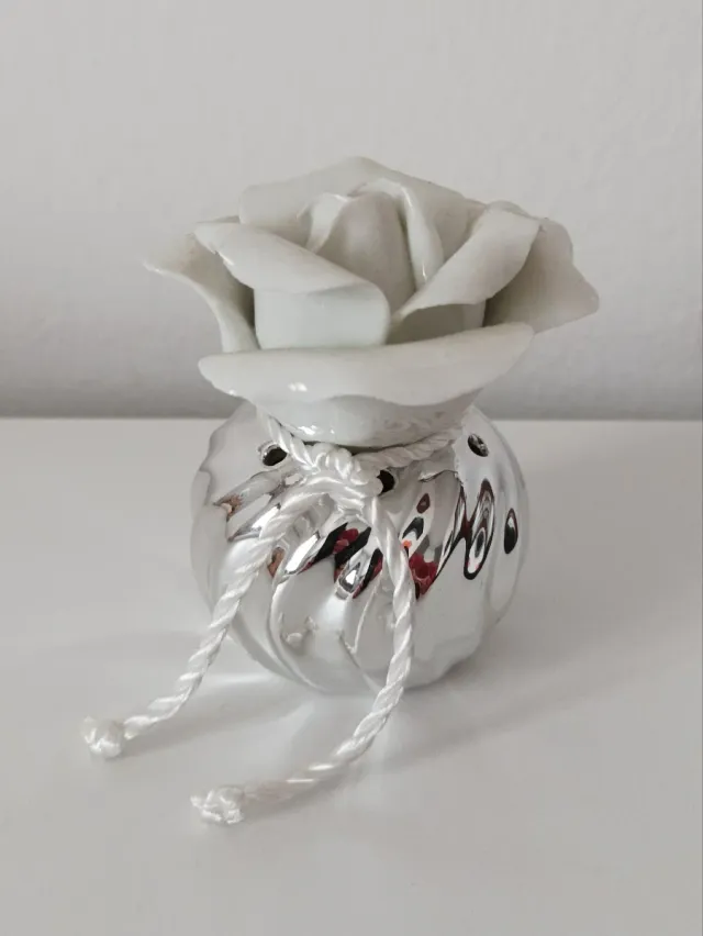 Difusor de cerámica con forma de rosa