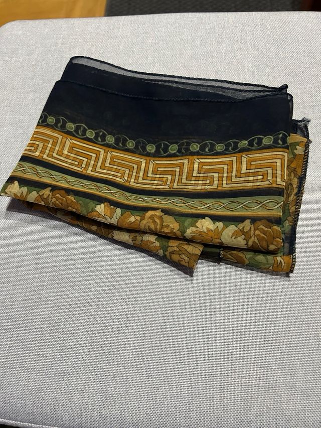 Pañuelo floral verde y amarillo