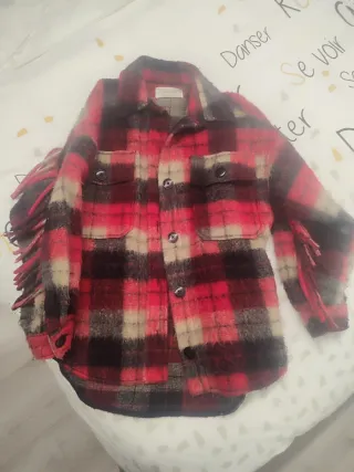 Cazadora cuadros roja y negra