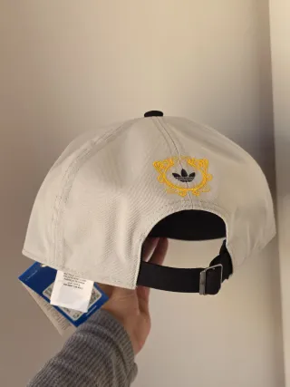 Gorra Adidas Blanca y Negra