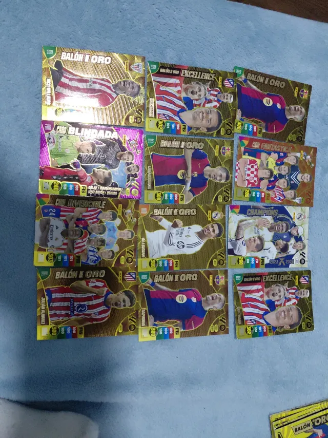 12 Balones de Oro Adrenalyn XL 24/25