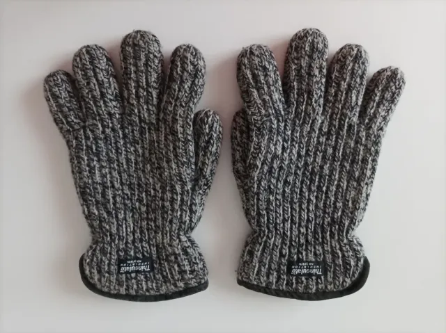 Guantes Thinsulate grises y negros