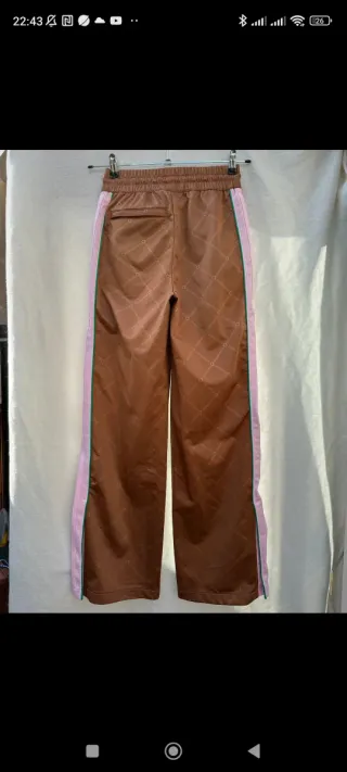 Pantalones Adidas Marrones y Rosas con etiqueta