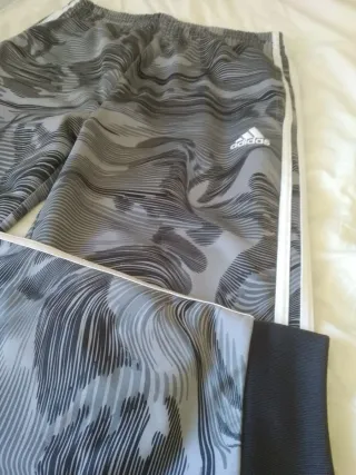 Pantalones Adidas Diseño Gris y Negro