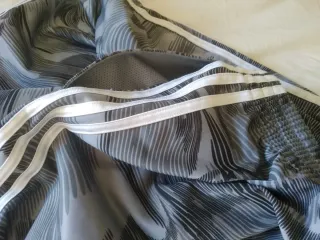 Pantalones Adidas Diseño Gris y Negro