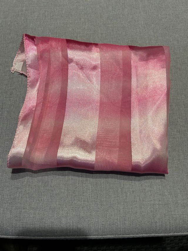 Pañuelo rosa satinado