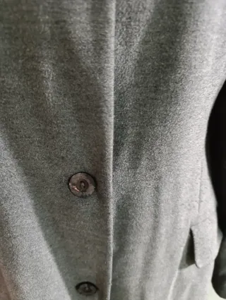 Chaqueta gris botones