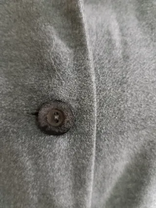 Chaqueta gris botones