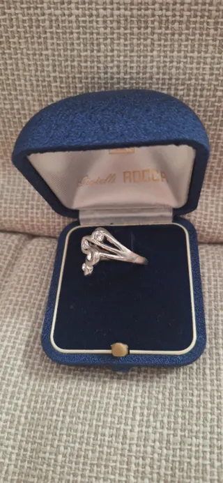 Anello Argentato con Zirconi