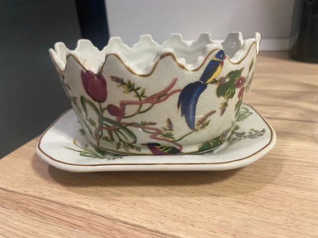 Cuenco y plato de porcelana con pájaros