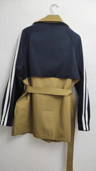 Gabardina beige y azul nueva con etiqueta