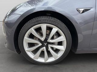 Tesla Model 3 Gran Autonomía 4WD 254 kW (345 CV)