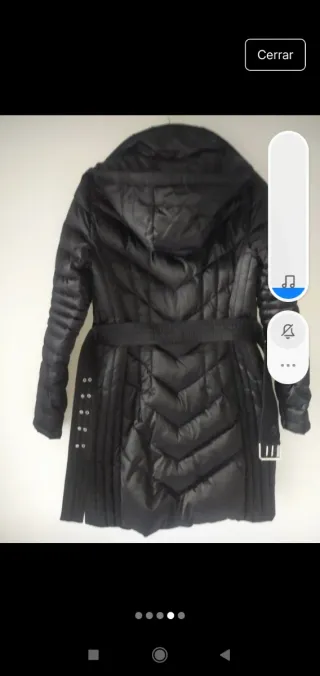 Parka negra de plumas