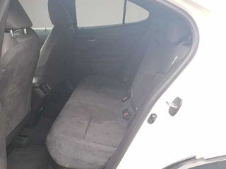 Lexus UX 250h Business 2WD 135 kW (184 CV)