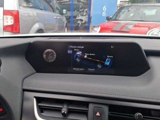 Lexus UX 250h Business 2WD 135 kW (184 CV)