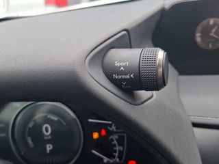 Lexus UX 250h Business 2WD 135 kW (184 CV)