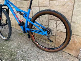 Bicicleta de montaña MTB BH Doble Suspensión Carbo