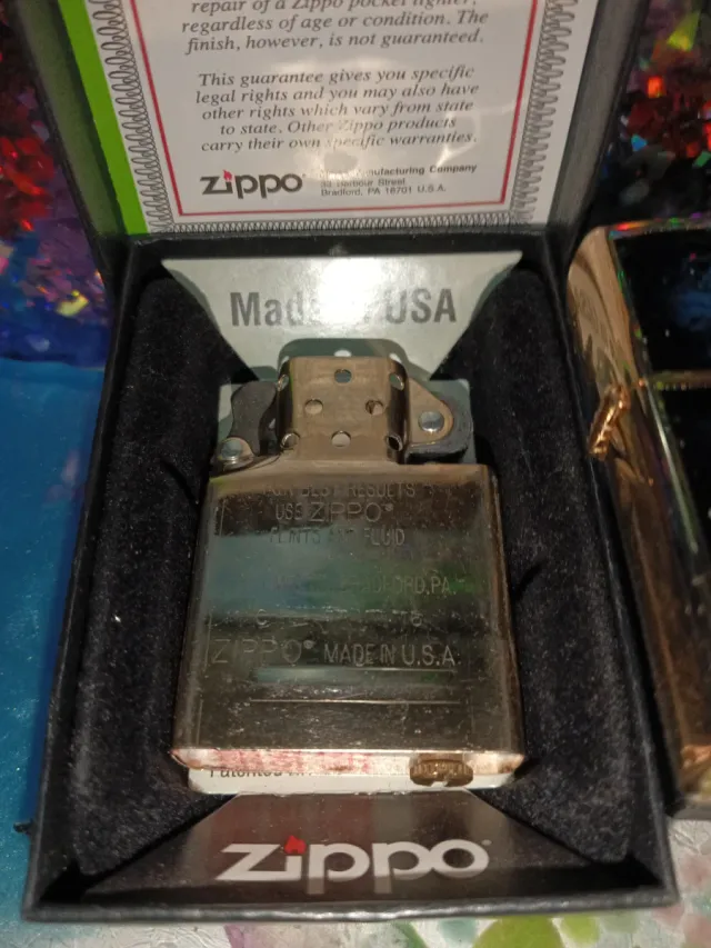 Zippo "Liberty Horse" placado oro Original jewelle