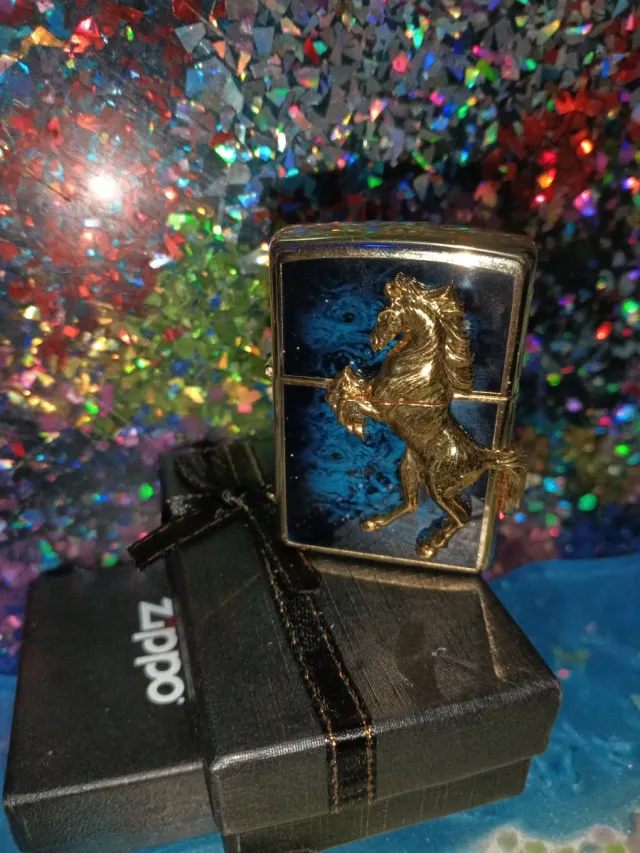 Zippo "Liberty Horse" placado oro Original jewelle