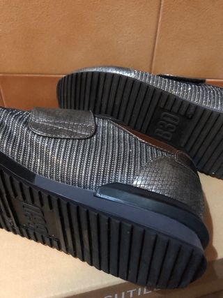 Zapatos B3D Talla 39 Negro/Dorado