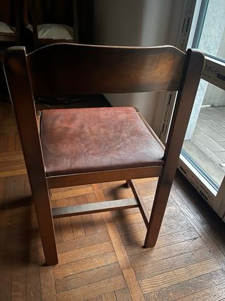 Sedie in pelle e legno