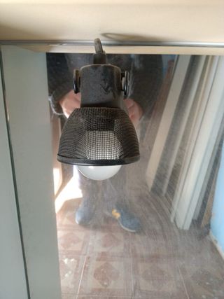 Specchiera con cornice in legno e vetro