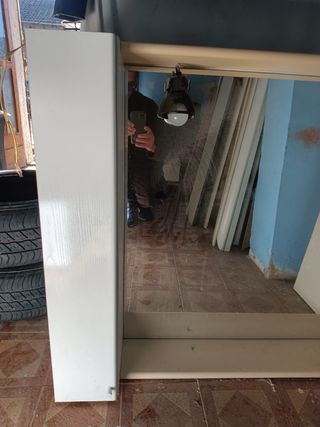 Specchiera con cornice in legno e vetro