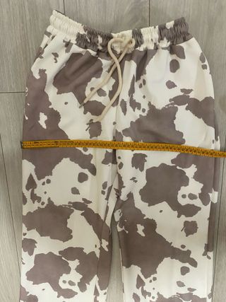 Pantalones estampado vaca