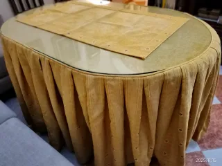 Ropa de mesa camilla y cortinas a juego