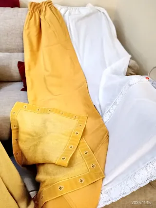 Ropa de mesa camilla y cortinas a juego