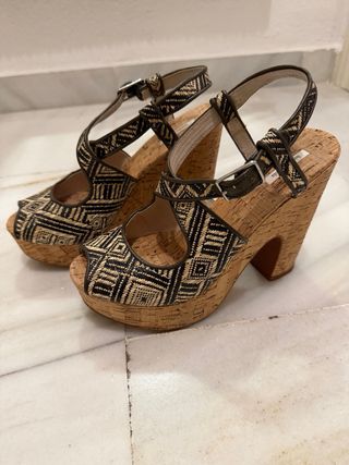 Sandalias Bimba y Lola con plataforma