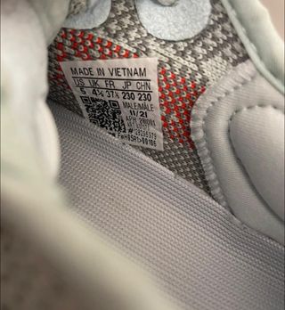 Adidas Yeezy Boost 350 V2 Gris Rojo Celeste