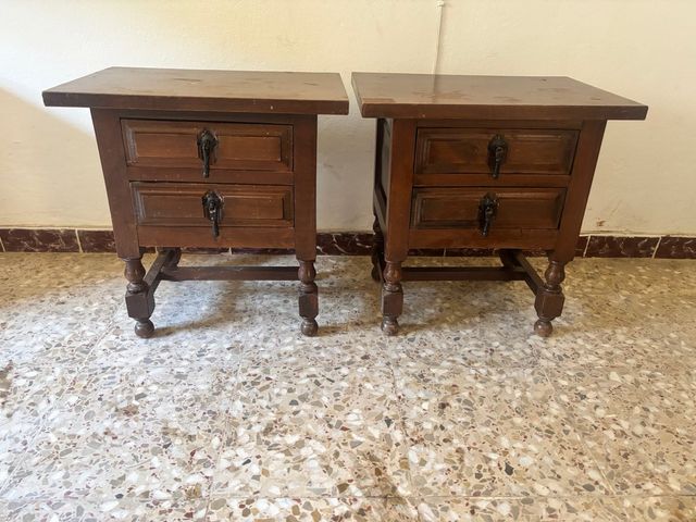 Comodini spagnoli del XX secolo (2 unità)