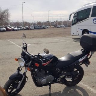 Moto Suzuki GS 500 Negra Carné A2