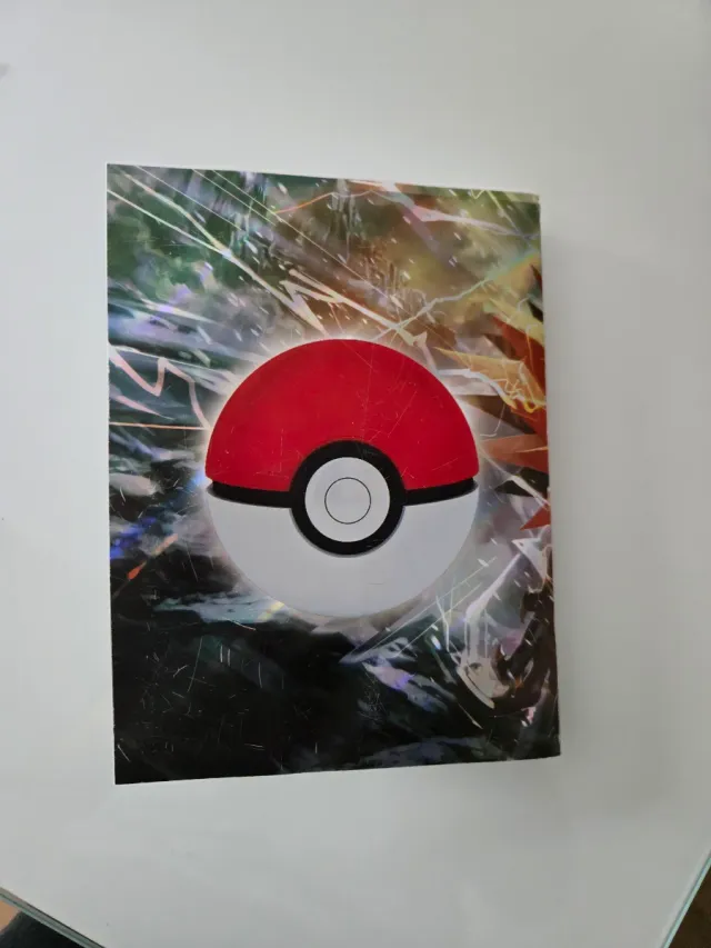 Álbum Pokémon Fusion Strike