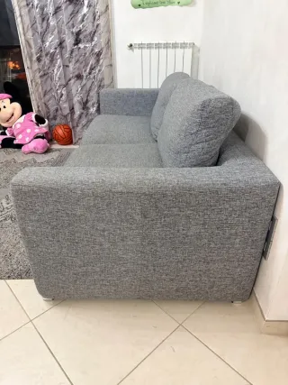 Divano grigio in tessuto 95x210,3 posti