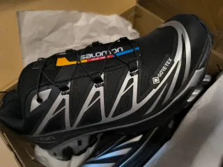 Zapatillas Salomon GORE-TEX Negras y Plateadas